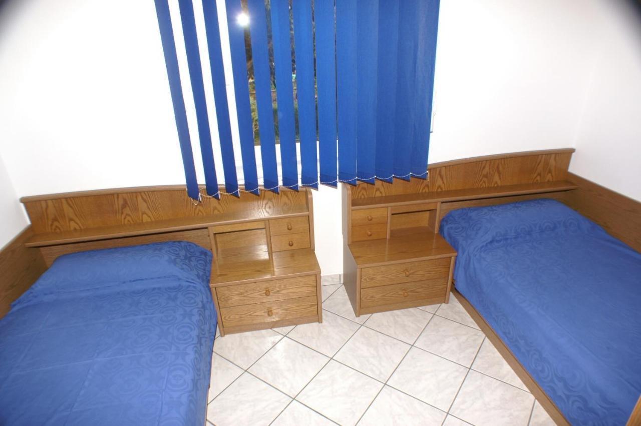 Apartments By The Sea Mandre, Pag - 4098 外观 照片